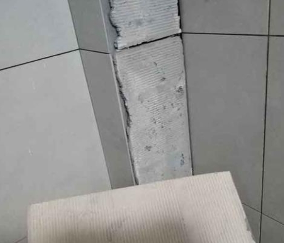 宾阳瓷砖空鼓维修公司分享下厨房瓷砖脱落的补救措施。